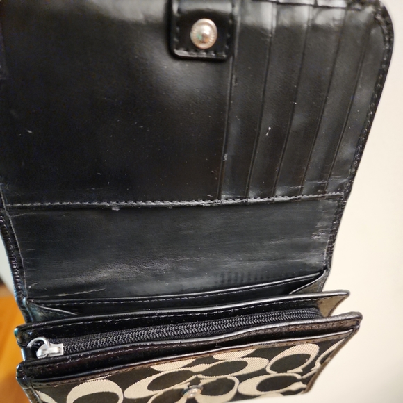 Coach CC Logo Wallet - Picture 9 of 9